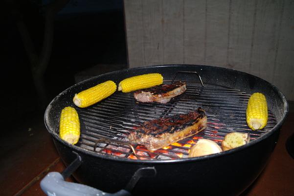 ❤️ Dinner on the grill with my Schatzl... New York steaks and sweet corn.... the salad was amazing too!!! 