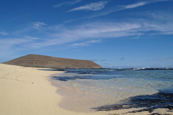 Niihau , hawaii, private land with cristal clear water